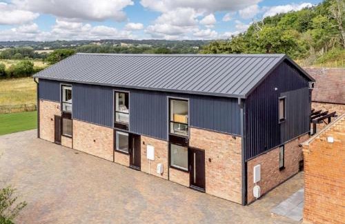 Bishampton House | Fawn Cottage- disabled adapted - 3 bed - hot tub