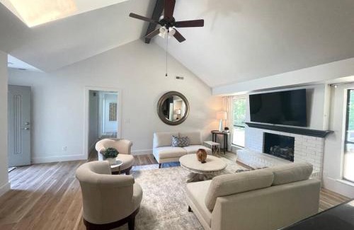 Fayetteville House | Fayetteville Retreat - Centrally located - Next to Washington Regional Hospital