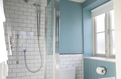 Wadesmill House | Feathers by Chef & Brewer Collection