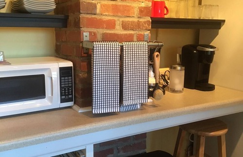 Hendersonville Cottage | Featherstone THE LODGE - perfect for families!