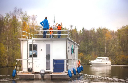 Zeuthen Boat Rental | Febomobil 1180 - license-free houseboat - KUHNLE-TOURS Zeuthen
