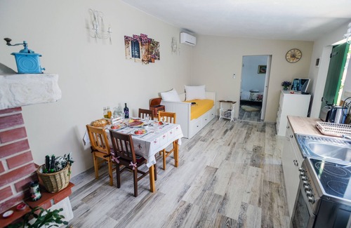 Zadar Cottage | Feel at home in the atmosphere of stone, greenery and wood