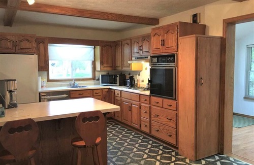 Sauble Beach Cottage | Feel the Space! Beautiful Three Bears' Cottage in Sauble Beach!