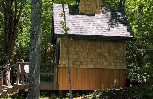 La Pointe House | Feeling Superior - Cliffside Home with Amazing Lake Superior Views!