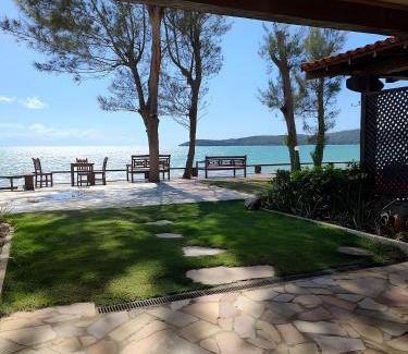 Porto Belo House | FEET IN THE SAND! DelMare House condo with beach access