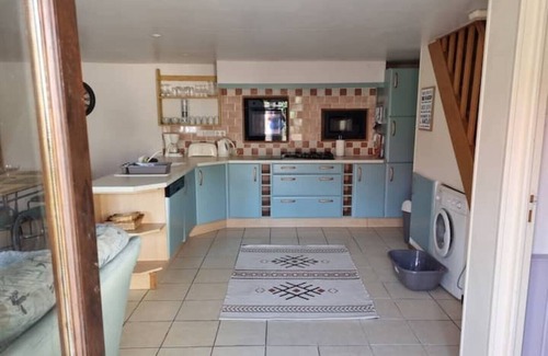 Paizay-le-Tort Cottage | 'Felicia' 2 Bedroom Family Gite with Shared Hot Tub & Swimming Pool