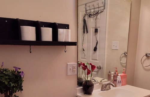 Hagerstown House | Fell like home one hour away from Washington DC private parking and patio