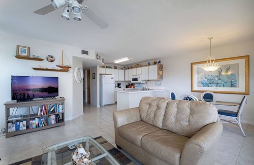 Cedar Key Condo | Fenimore Mill 6A Open Gulf View, Pool & Hot Tub!