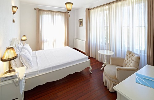 Ayvalik City Center Hotel | Ferahi Evler Otel