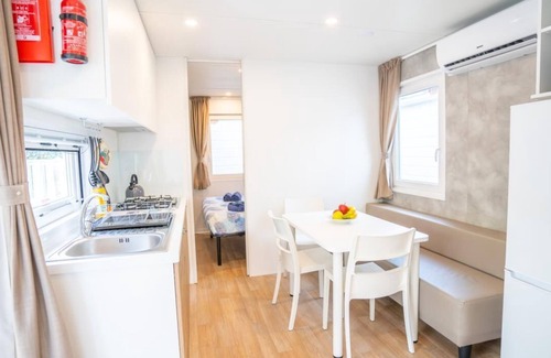 Manaccora House | Ferienanlage Manacore Mobilehome Happy Standard Relax Hillside für 6 Personen