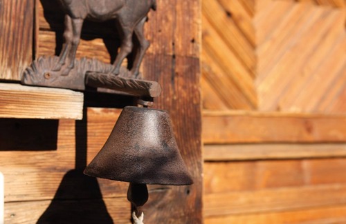 Surcasti Ski Chalet | FerienChalet 'Casa da Luzi'