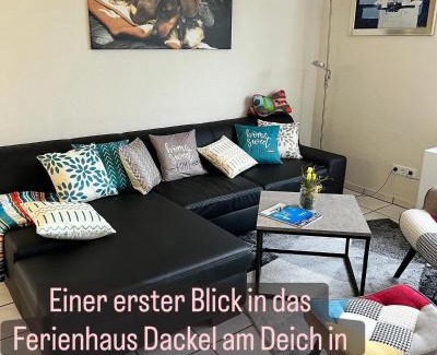 Dornumersiel House | Ferienhaus Dackel am Deich - strandnah - eingezäunter Garten - Ruhe