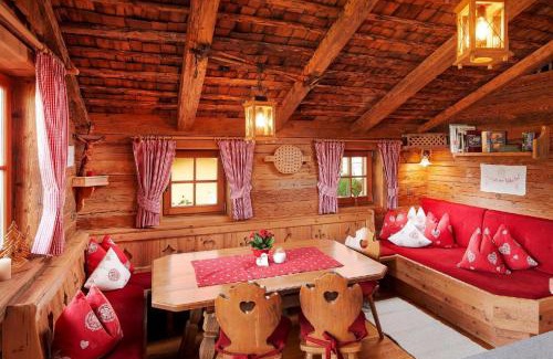 Hundsdorfl House | Ferienhaus im Almdorf in Flachau