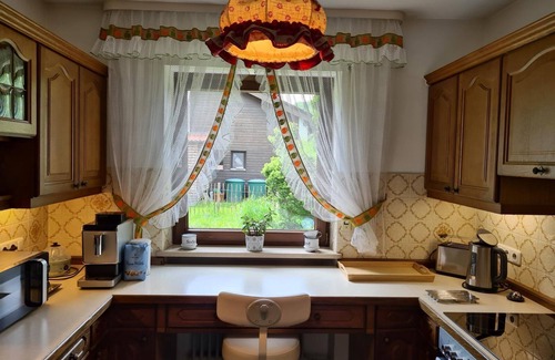 Karlstein House | Ferienhaus im Grünen mit Garten, Teich als Startpunkt für Wanderungen