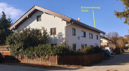 Altenmarkt an der Alz Apartment | Ferienwohnung Alztal - mit Wallbox