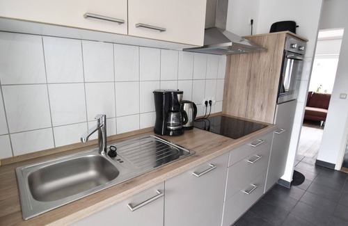 Troisdorf Apartment | Ferienwohnung 6, 50qm, 1 Schlafzimmer, 1 Wohn-/schlafzimmer, Max. 4 Personen