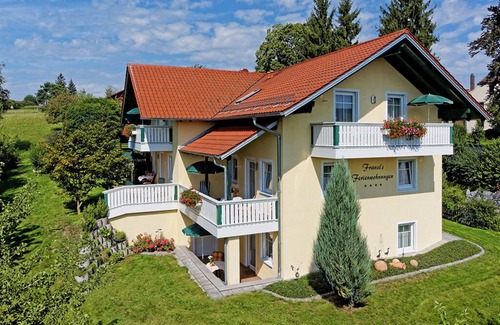 Bad Birnbach Apartment | Ferienwohnung 7 | Moderne 4*-FeWo in ruhiger Lage mit Sonnenterrasse