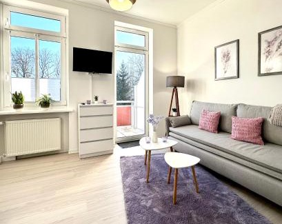 Ballenstedt Apartment | Ferienwohnung am Harz mit Küche, Balkon, Waschmaschine, Parkplatz mit Wallbox