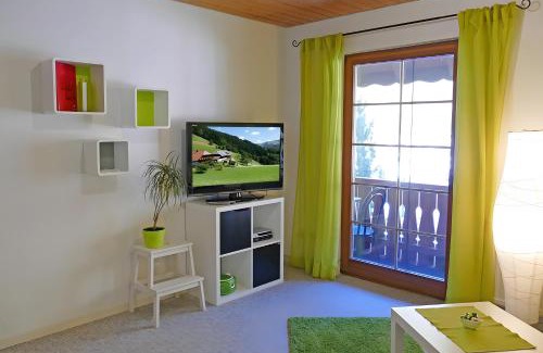 Obermunstertal Apartment | Ferienwohnung Auszeit -Gipfhof-