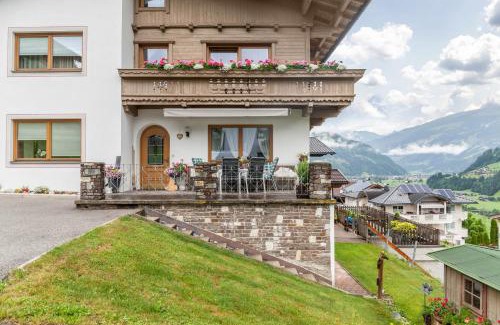 Hippach Apartment | Ferienwohnung Dornauer Sommer