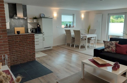 Moehnesee Apartment | Ferienwohnung Gabler 70qm, 1 Schlafzimmer, Duschbad, Kamin, Max. 2 Personen