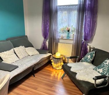 Arnstadt Apartment | Ferienwohnung HAPPYHOME Bahnhofnah gemütlich familiär