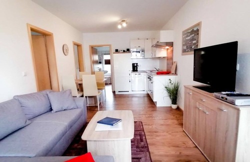 Zutzen Apartment | Ferienwohnung Kirsche - On the fruit tree