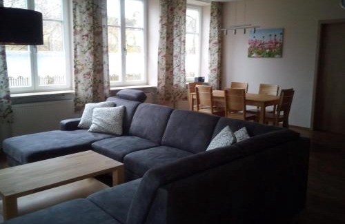 Poettmes Apartment | Ferienwohnung Kopold "Im alten Schulhaus"