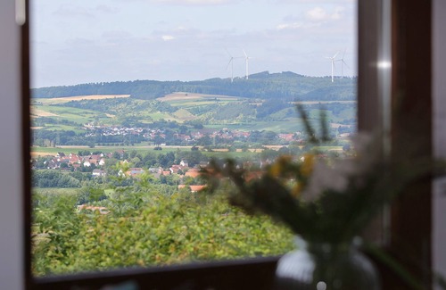 Hofgeismar Apartment | Ferienwohnung Landleben, 75qm, 1 Schlafzimmer, 1 Wohnschlafzimmer, Max. 3 Erw. und 2 Kinder