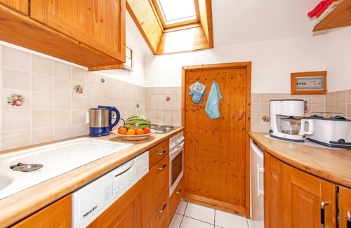 Groissenbach Apartment | Ferienwohnung Loferau 4 - 47 m² für 2-3 Personen, 1 Schlafzimmer, Wohnküche mit Sitzgruppe und Süd-Balkon