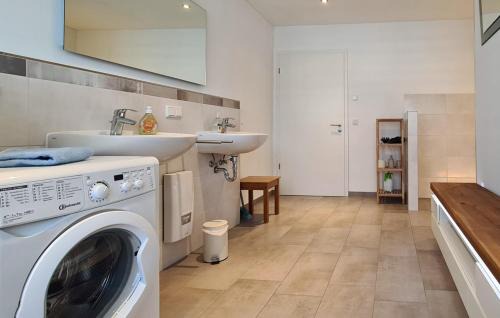 Mecklenburgische Kleinseenplatte House | Ferienwohnung Mirow in Zirtow