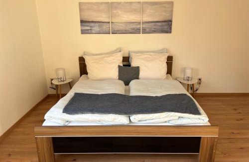 Wilhelmsdorf Apartment | Ferienwohnung mit Gartenblick