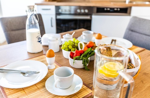 Schwerin Apartment | Ferienwohnung mit Sauna, Kamin und Garten