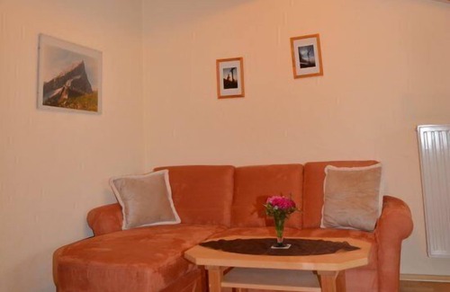 Bischofswiesen Apartment | Ferienwohnung Nr. 3 für 1-2 Personen, ca 30 m², Wohnschlafraum mit Kochnische, Balkon