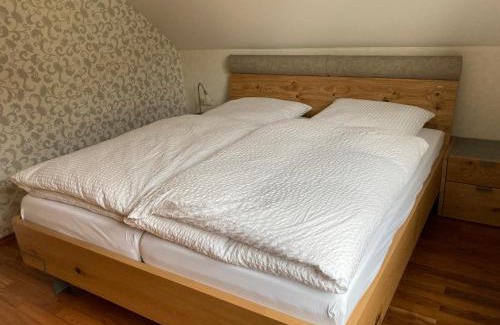 Oehringen Apartment | Ferienwohnung Rosengarten