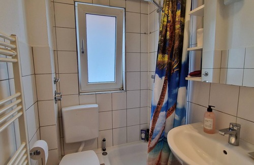 Suchsdorf Apartment | Ferienwohnung Speh - apartment/apartment, shower, WC