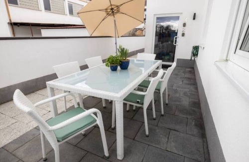 Fischbach Apartment | Ferienwohnung Veilchen im Gemütlichen Gästehaus Benedikt