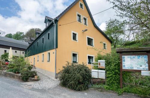 Berggieshubel Apartment | Ferienwohnungen 'am Waldrand'
