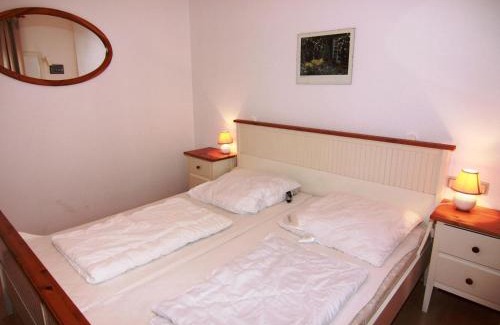 Lonvitz Apartment | Ferienwohnungen Blaues Haus, Putbus