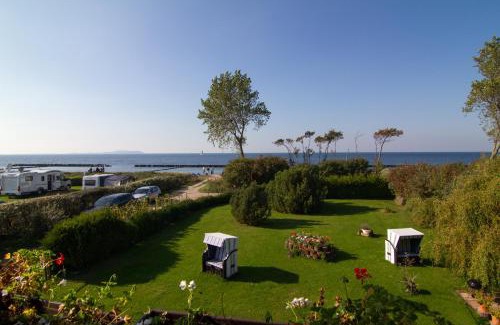 Dranske Hotel | Ferienwohnungen Dornbuschblick