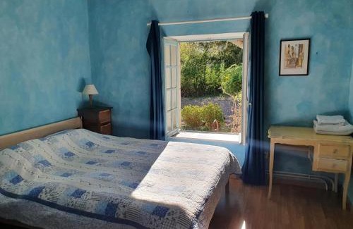 Saint-Amand-en-Puisaye Bed & Breakfast | Ferme équestre & Chambres d'hôtes Gateau Stables proche Guédelon