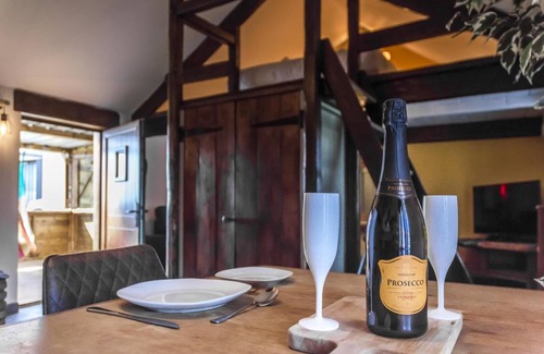 Tiers Cross House | Fern Cottage - Luxurious 1 Bedroom - Blossom Farm