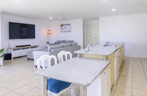 Banksia Beach House | Fernando's Beach Hideaway