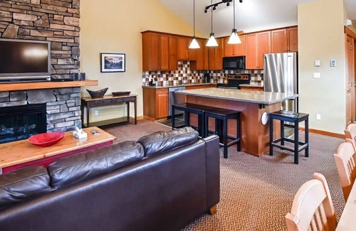 East Kootenay House | Fernie - Pinnacle Ridge Chalet 45-106