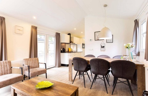 Beekbergen-West Ski Chalet | ✓ Ferox at Recreatiepark Beekbergen ✓ Holiday home for 6 persons ✓ Located in Beekbergen (Gelderland) ✓ Holiday park on the Veluwe ✓ Book directly through the park