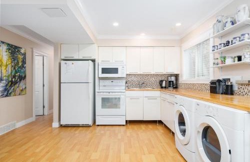 Horseshoe Bay Apartment | Ferry Walk House