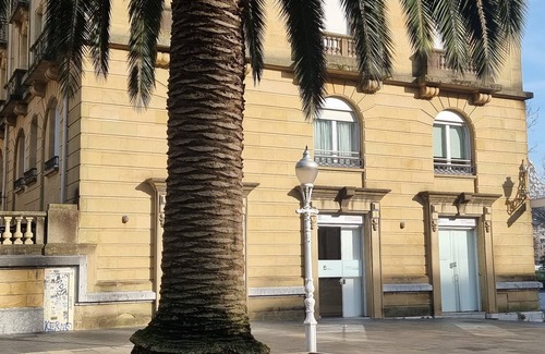 Gros Apartment | Festivalsuite: Luxury and Comfort in San Sebastian