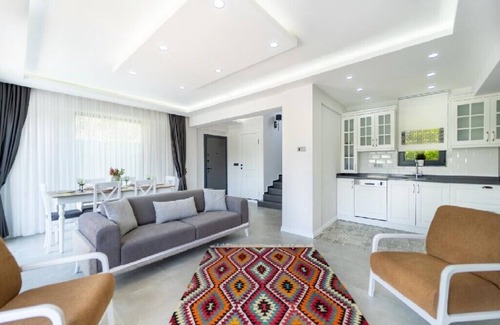 Hisaronu Villa | FETHİYE ÖLÜDENİZ DE ÖZEL HAVUZLU MÜSTAKİL VİLLA