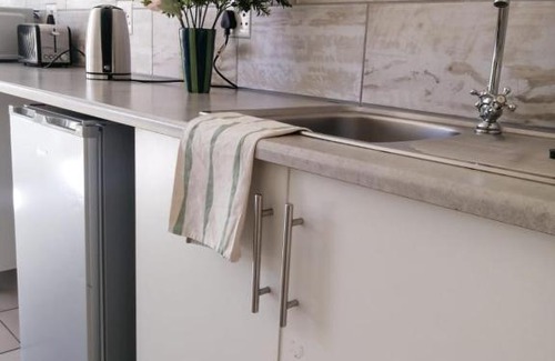 Cape Town Apartment | Fever Tree Cottage - Self Catering Apartment