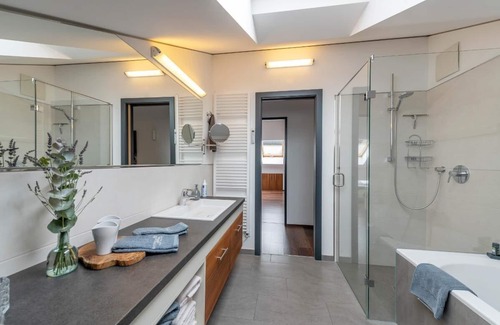 Freyung Apartment | FeWo Blue | 5-Sterne Ferienwohnung mit Dachterrasse und gehobener Ausstattung